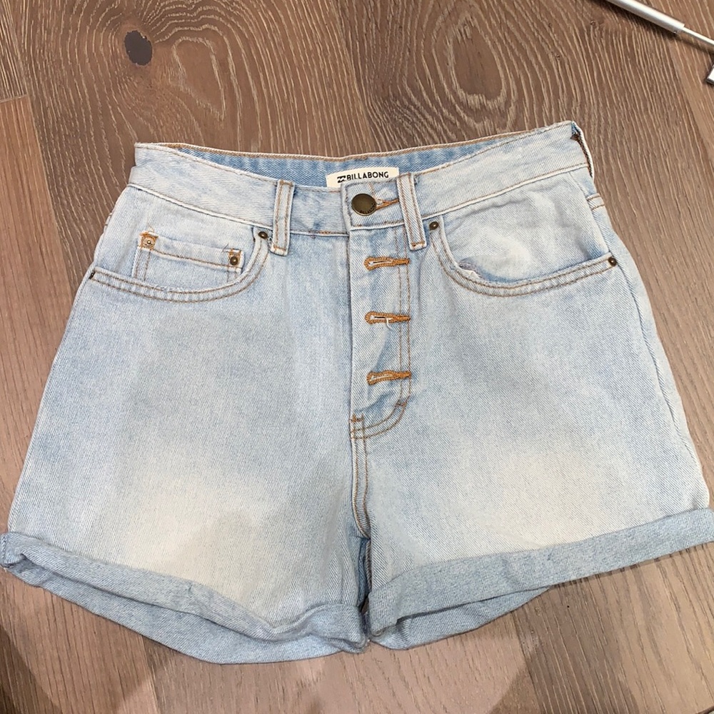 Billabong Shorts